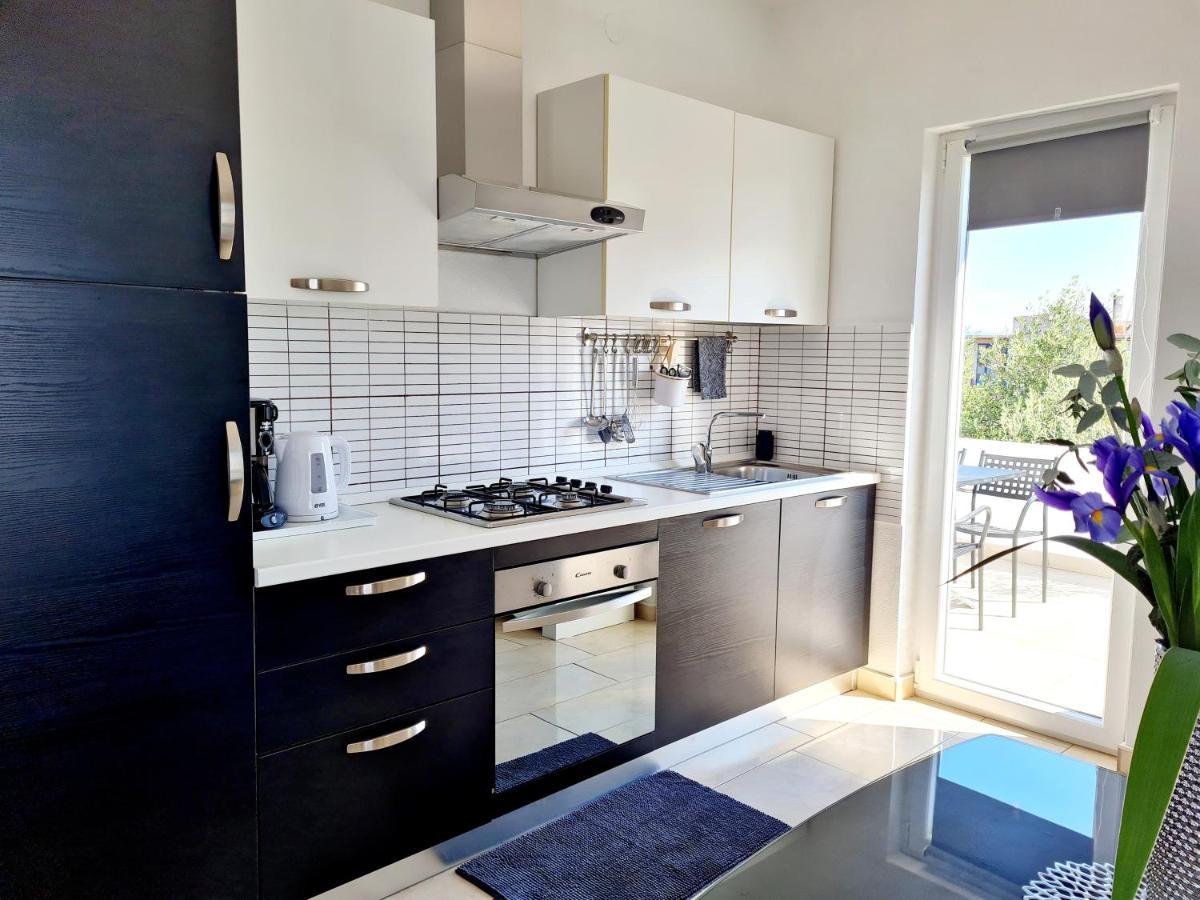 Apartment In Murter Exterior foto