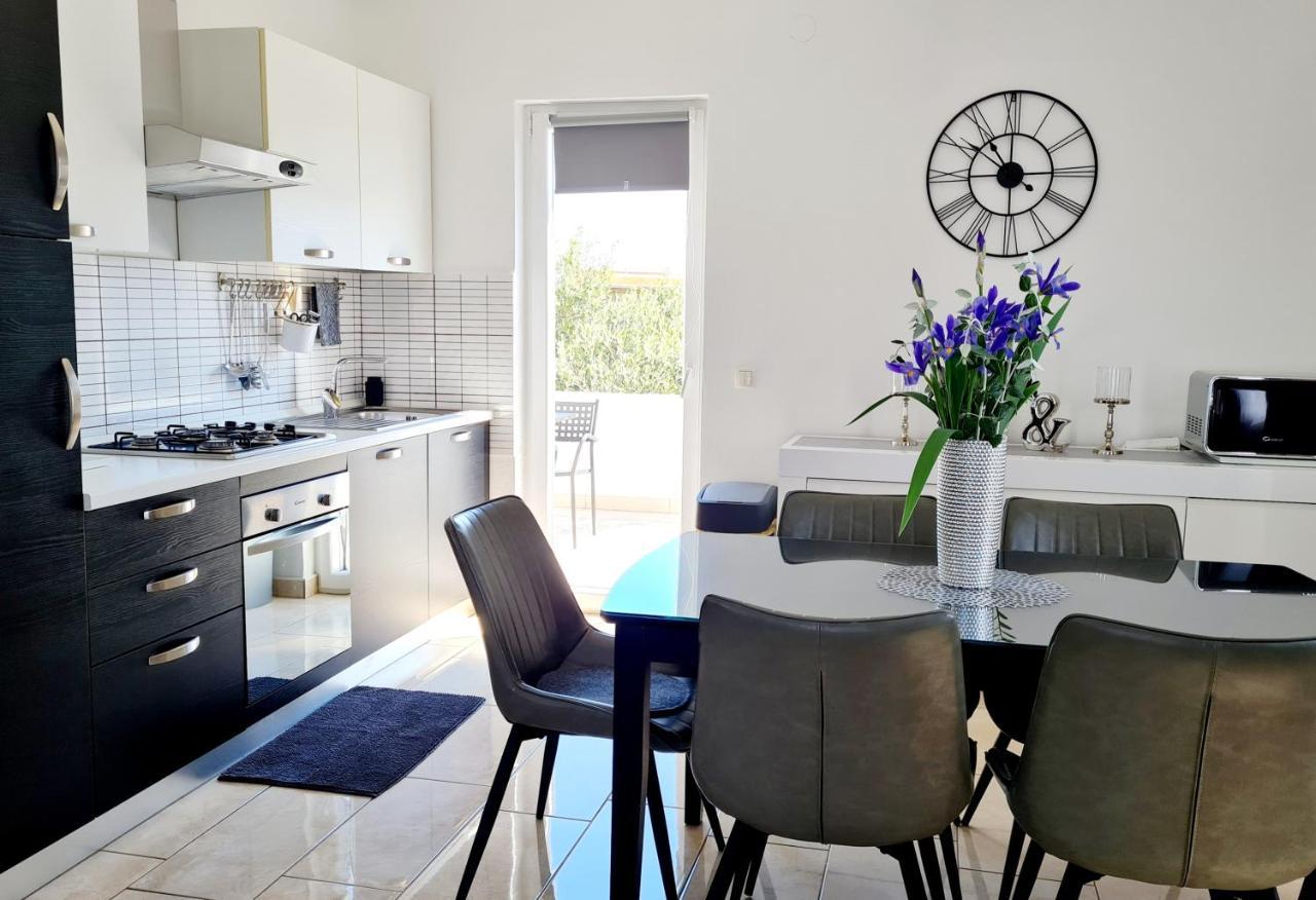 Apartment In Murter Exterior foto