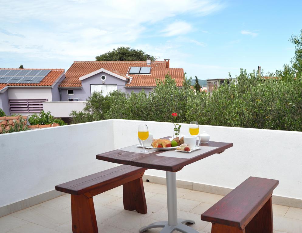 Apartment In Murter Exterior foto