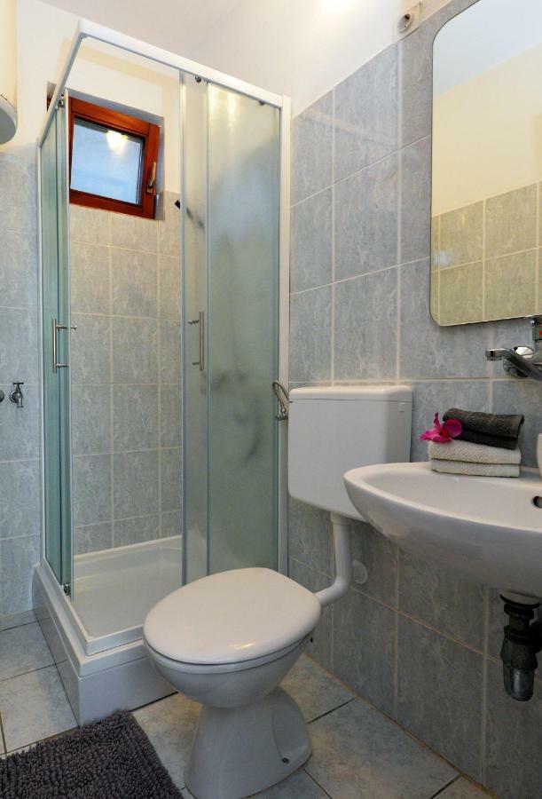 Apartment In Murter Exterior foto