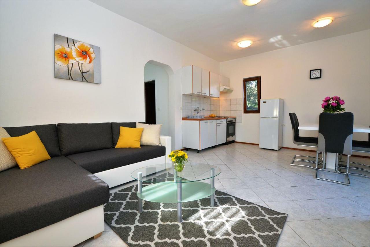 Apartment In Murter Exterior foto