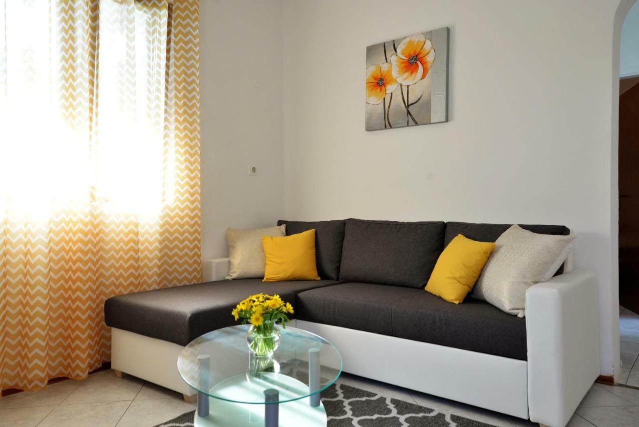Apartment In Murter Exterior foto
